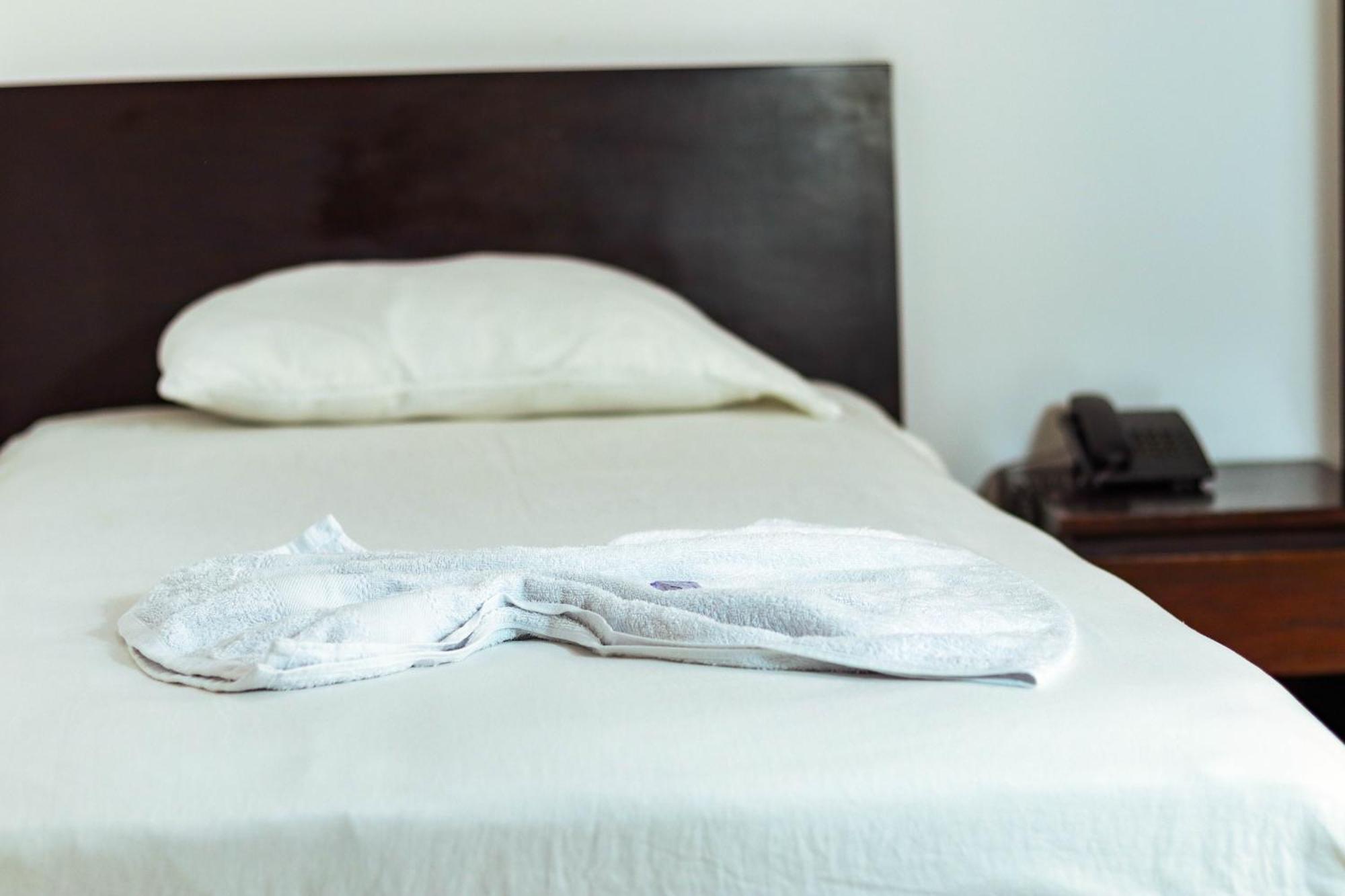 Hotel California Air Carepa Chambre photo